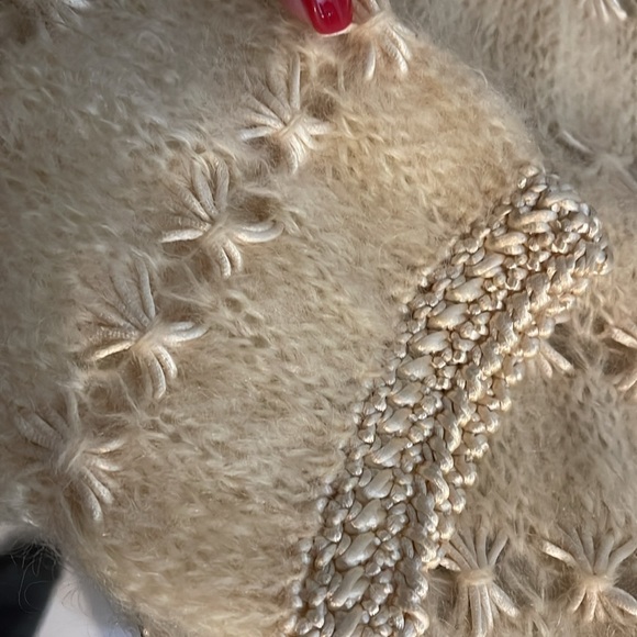 Vintage Saks Fifth Avenue Cream Knit Sweater - Picture 9 of 10